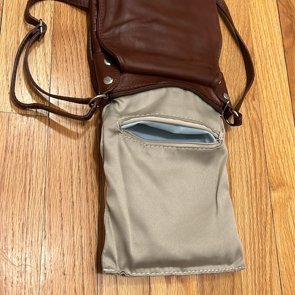 ✨ VERA PELLE ✨ Cognac Brown Leather Flap Adjustable Crossbody Bag Purse - Picture 6 of 10